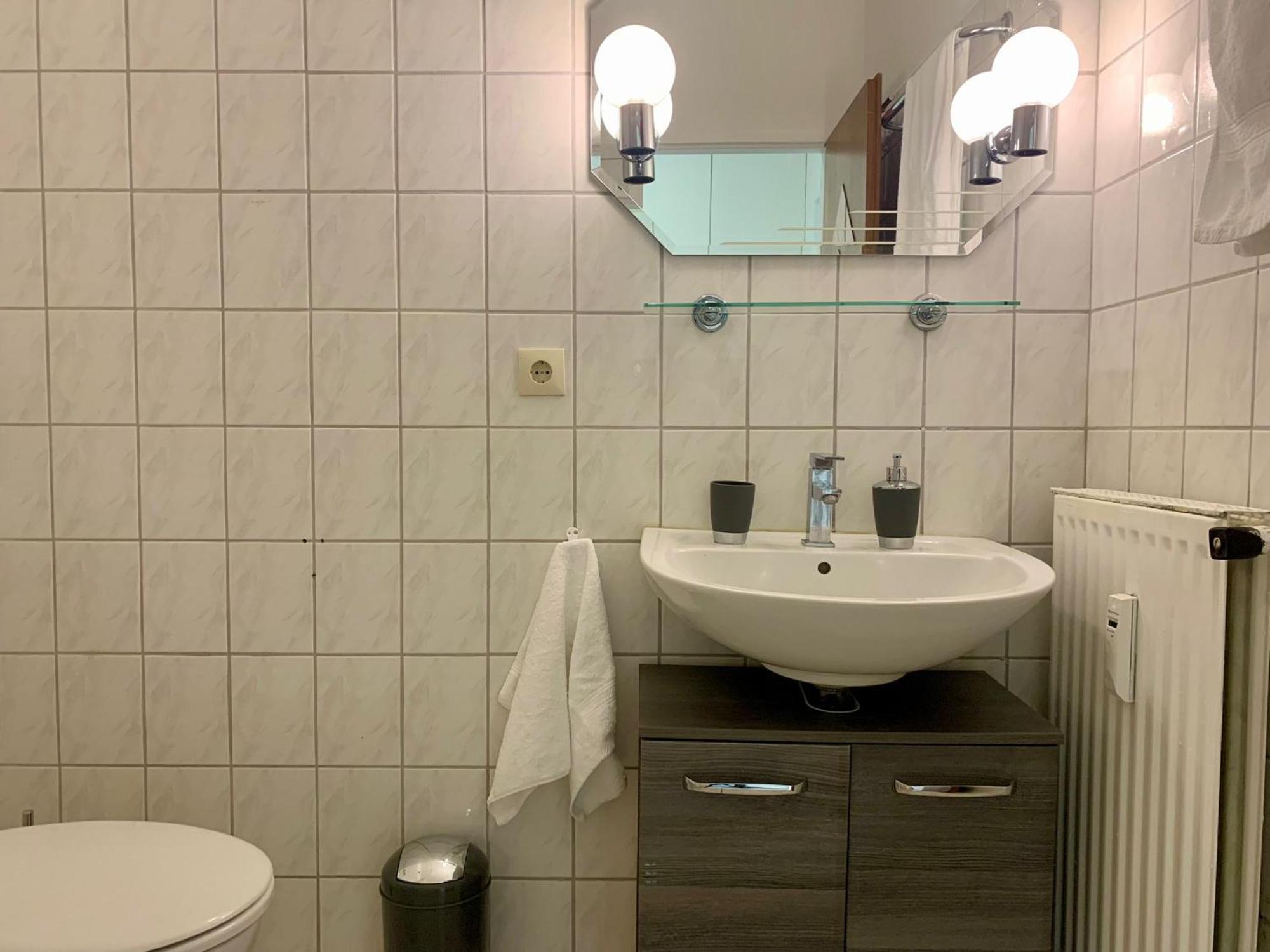 Tt Living Apartment Luebeck I Souterrain Wohnung Mit Terrasse I Naehe Hbf I Kostenlos Parken Exterior photo